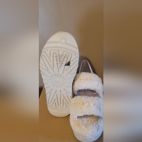 UGG Oh Fluffita - Picture 7 of 10